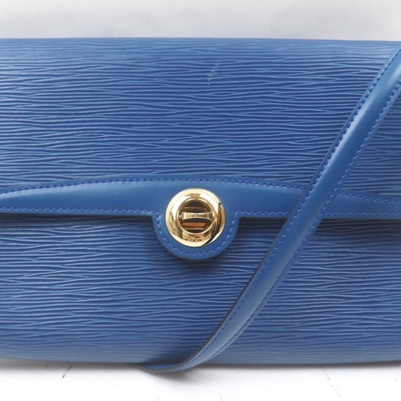 LV Epi Crossbody - Picture 8 of 8